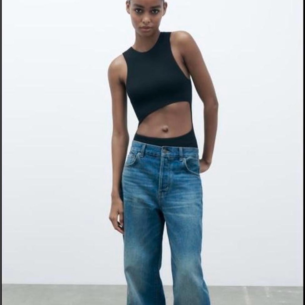 Zara body cut out seamless- size M-L